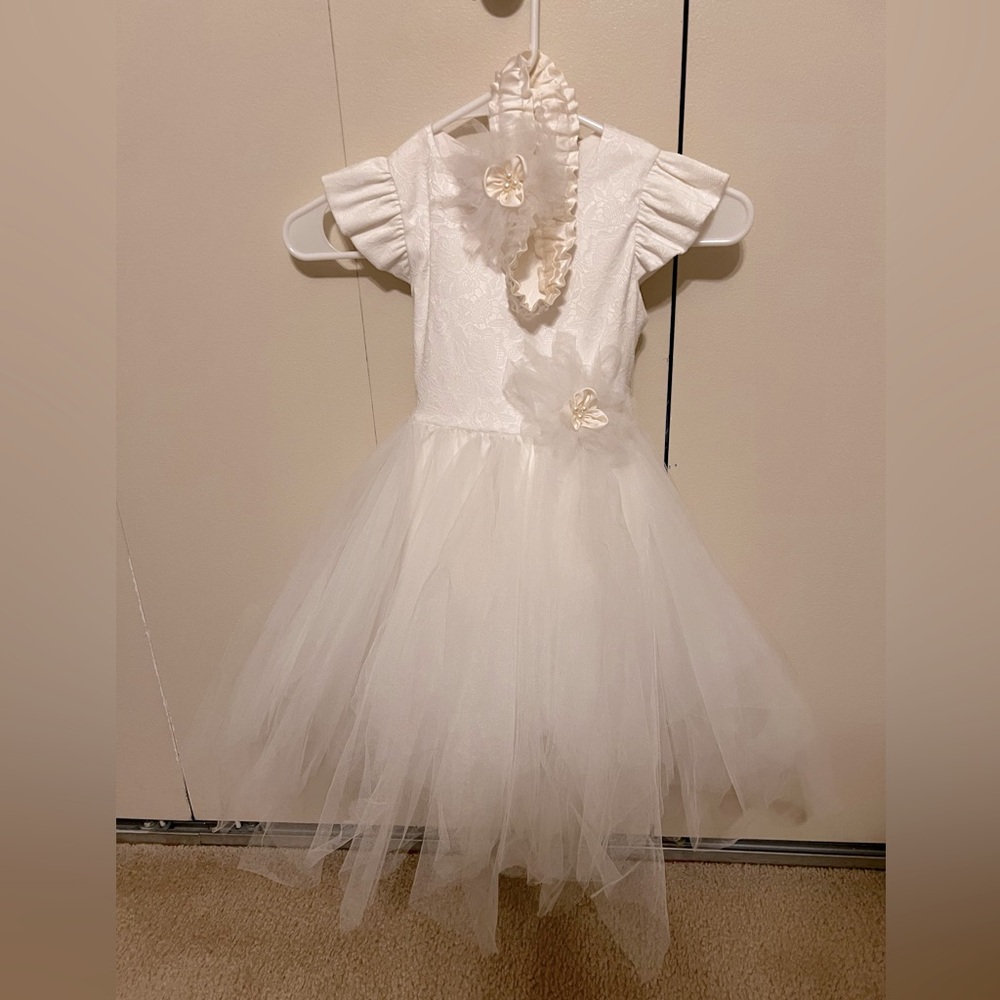 Girl’s dress, size 3T (can feet 2-3-4T size)